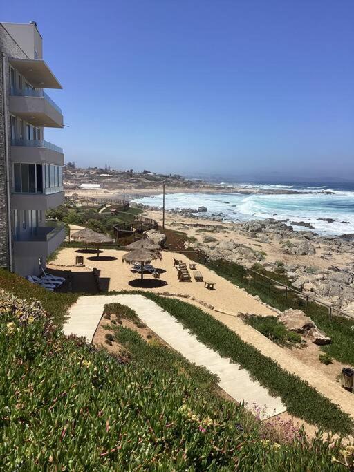 Departamento Frente Al Mar Y Con Acceso A La Playa
